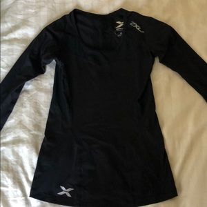 2XU long sleeve compression and workout shirt